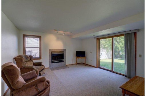 6226 Sandstone Dr, Madison, WI 53719