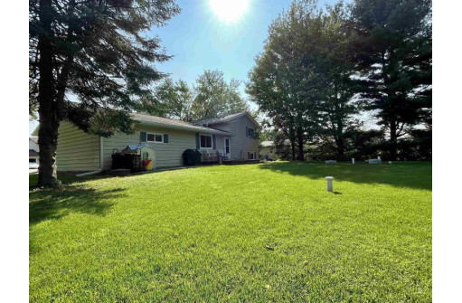 6260 Fox Run, DeForest, WI 53532