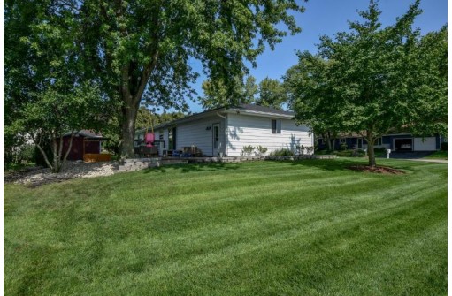 3001 Bollenbeck St, Cross Plains, WI 53528