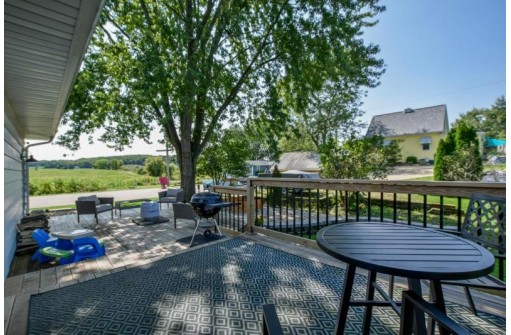 3001 Bollenbeck St, Cross Plains, WI 53528