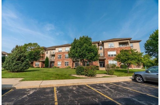 121 Metro Terr 305, Madison, WI 53718