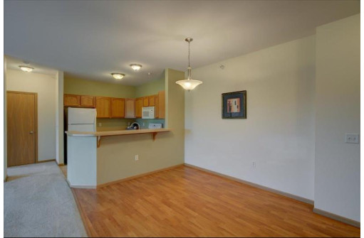 121 Metro Terr 305, Madison, WI 53718