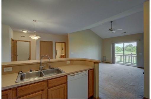 121 Metro Terr 305, Madison, WI 53718