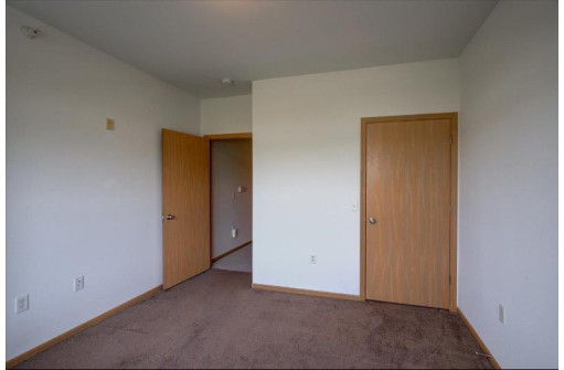 121 Metro Terr 305, Madison, WI 53718