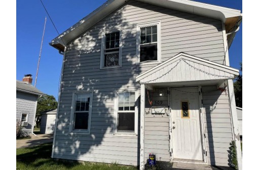 509 S High St, Janesville, WI 53548