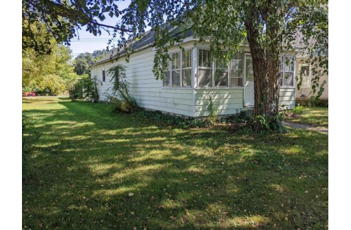 1208 S Beaumont Rd, Prairie Du Chien, WI 53821