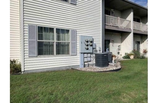 516 River Rd 2, Columbus, WI 53925