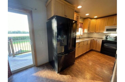 N5437 Blackbird Rd, Beaver Dam, WI 53916