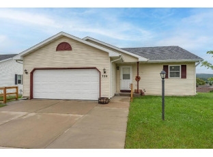 720 Parkside Ave Baraboo, WI 53913