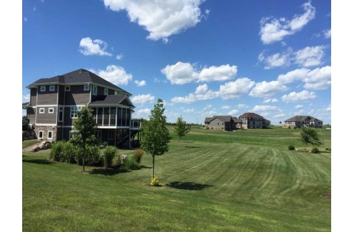 6619 Wagners Vineyard Tr, Sun Prairie, WI 53590