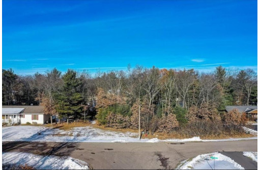 321 Dogwood Ln, Wisconsin Dells, WI 53965