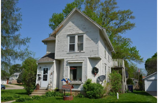 1320 Elizabeth St, Janesville, WI 53548