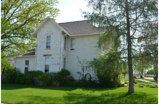 1320 Elizabeth St, Janesville, WI 53548