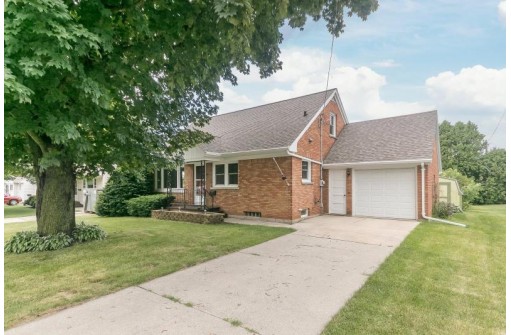 806 W Jefferson St, Waupun, WI 53963