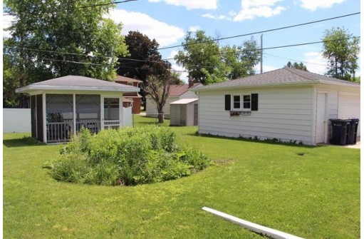 1245 S Pearl St, Janesville, WI 53546