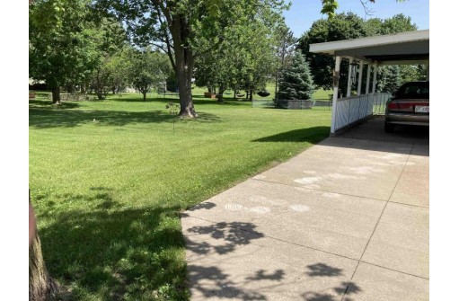 1075 N 4th St, Platteville, WI 53818