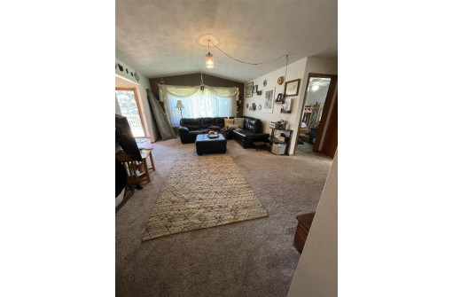 17 S John St, Mazomanie, WI 53560