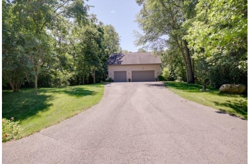 513 Meander Wood Rd, Oregon, WI 53575