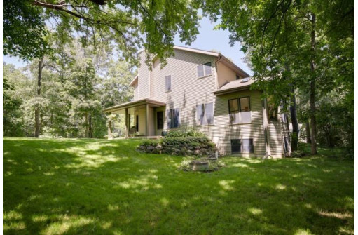 513 Meander Wood Rd, Oregon, WI 53575