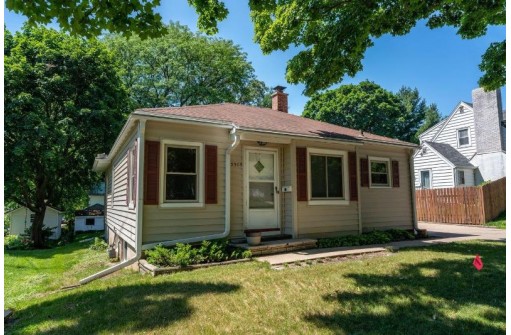 3909 Paunack Ave, Madison, WI 53711