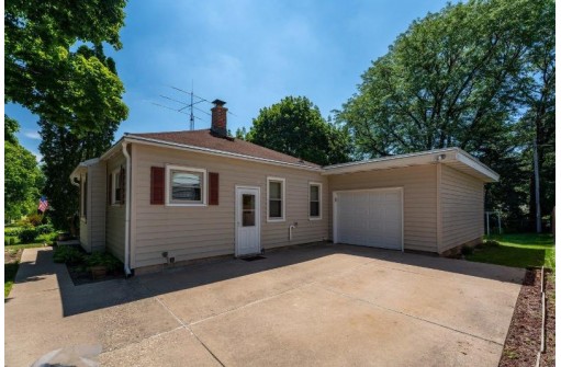 3909 Paunack Ave, Madison, WI 53711