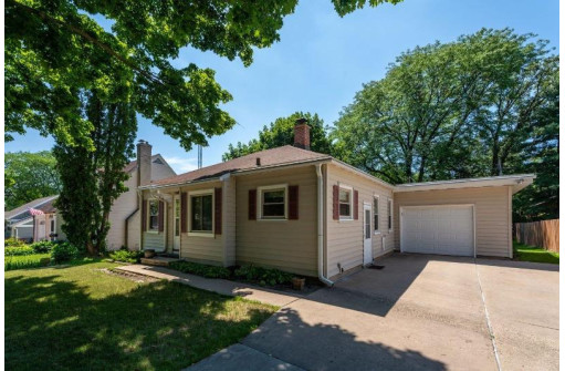 3909 Paunack Ave, Madison, WI 53711