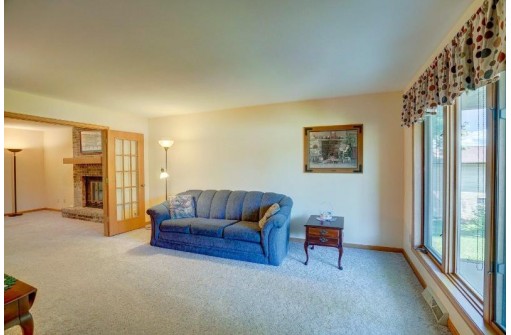 4609 Edgewood Ct, Middleton, WI 53562