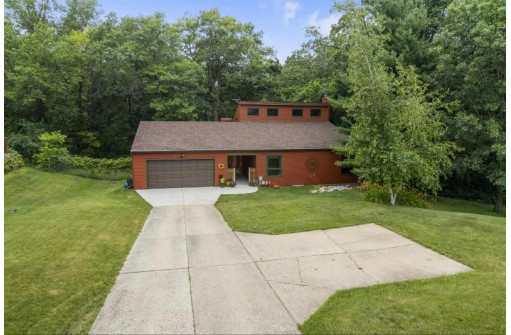 4729 Toepfer Rd, Middleton, WI 53562