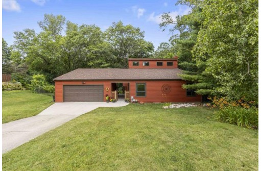 4729 Toepfer Rd, Middleton, WI 53562