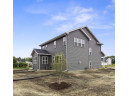 946 Merri Hill Dr, Oregon, WI 53575