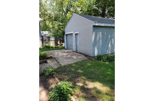 1227 Bluff St, Beloit, WI 53511