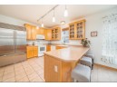 912 Stonehaven Dr, Sun Prairie, WI 53590