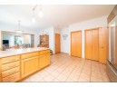 912 Stonehaven Dr, Sun Prairie, WI 53590