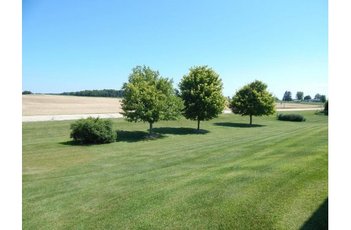 N3889 Marshview Rd, Markesan, WI 53946-8220