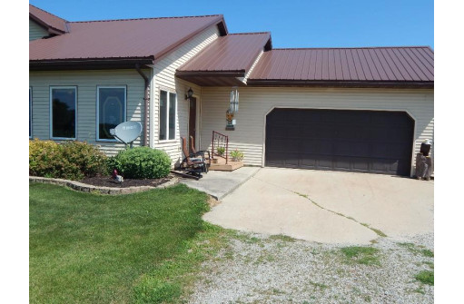 N3889 Marshview Rd, Markesan, WI 53946-8220