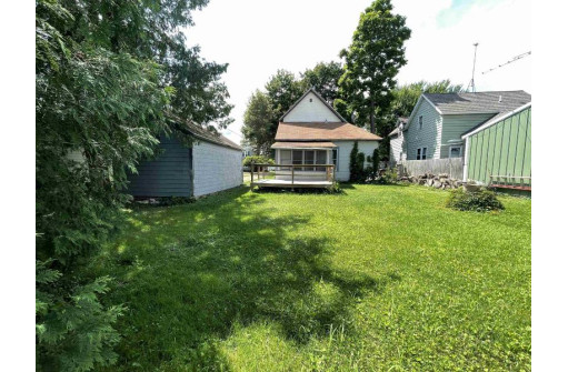 514 Elm St, Mauston, WI 53948