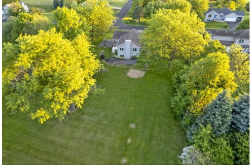 6855 Moon Light Cir, Sun Prairie, WI 53590