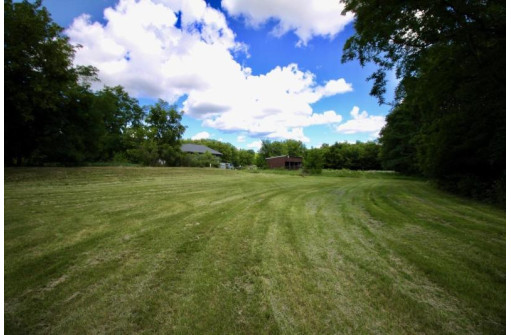 4437 S Oakley Rd, Janesville, WI 53546