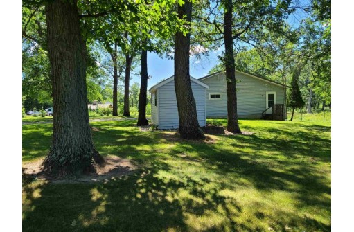 N6815 Jonathan Dr, Pardeeville, WI 53954