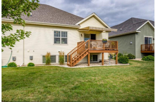 6795 Village Walk Ln 46, DeForest, WI 53532