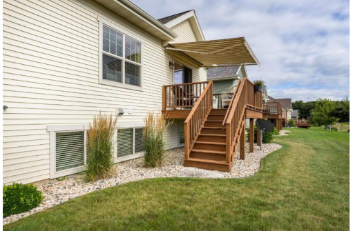 6795 Village Walk Ln 46, DeForest, WI 53532