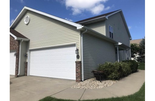 2906 Kentville Dr, Sun Prairie, WI 53590-4553