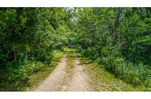 10787 County Road Id, Blue Mounds, WI 53517