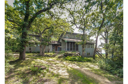 10787 County Road Id, Blue Mounds, WI 53517