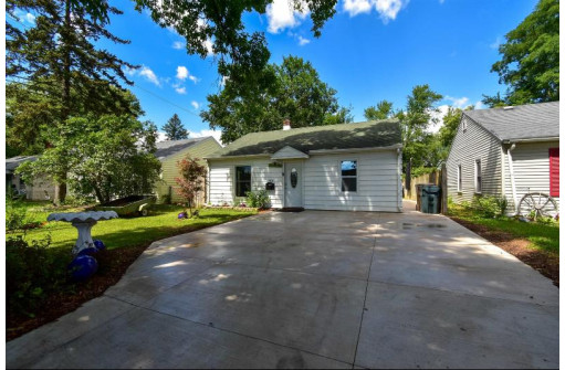 4218 Warwick Way, Madison, WI 53711