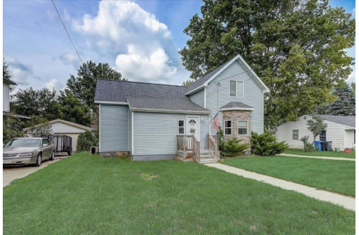 408 Lake St, Pardeeville, WI 53954