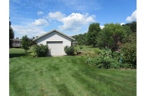 N4222 Pandow Dr, Brodhead, WI 53520