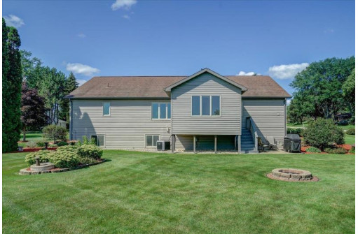 4548 Sandpiper Tr, Cottage Grove, WI 53527