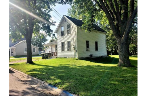 837 W Cherry St, Lancaster, WI 53813