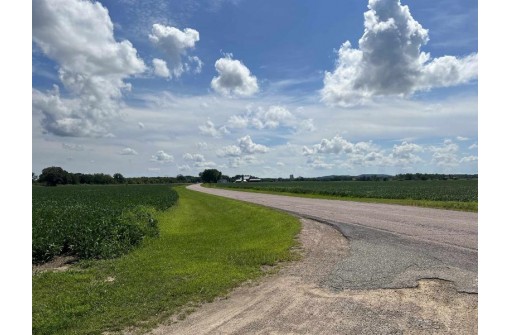 N4910 County Road B, Mauston, WI 53948